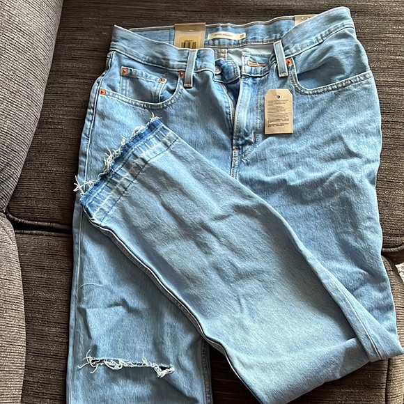 Low pro Levi jeans! Brand new with tags! - Picture 2 of 5